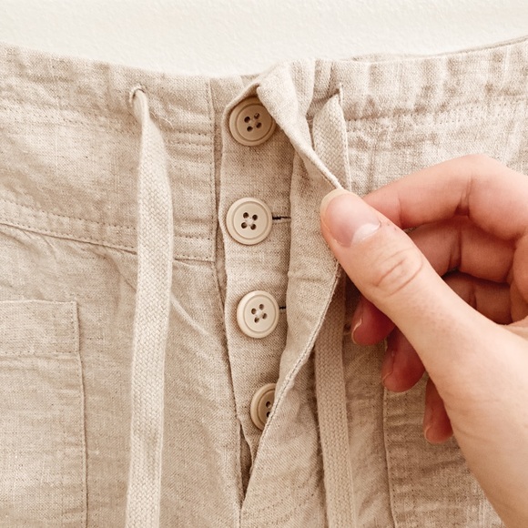 Light Tan Linen Cropped Pants - Picture 3 of 4